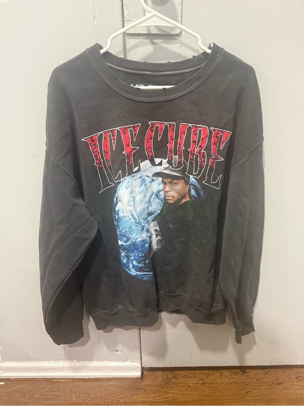 Urban outfitters Ice Cube graphic crewneck sweater S